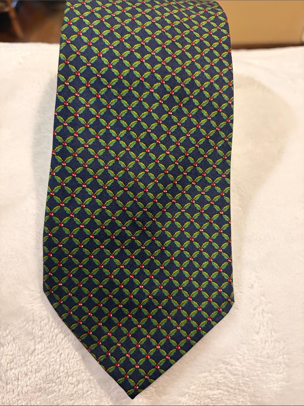Brooks Brothers Makers 100% Silk Christmas Holly Silk Tie